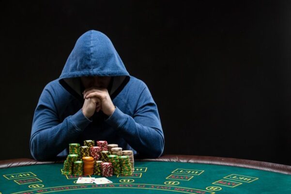 Tư duy chơi poker một cách đứng đắn